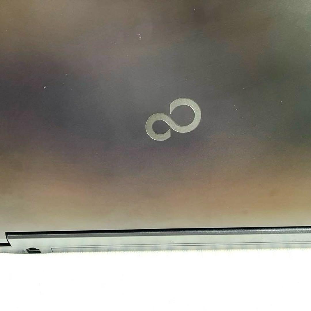 み*ひ様 【★美品！】富士通 LIFEBOOK A5513/R（2024年10月