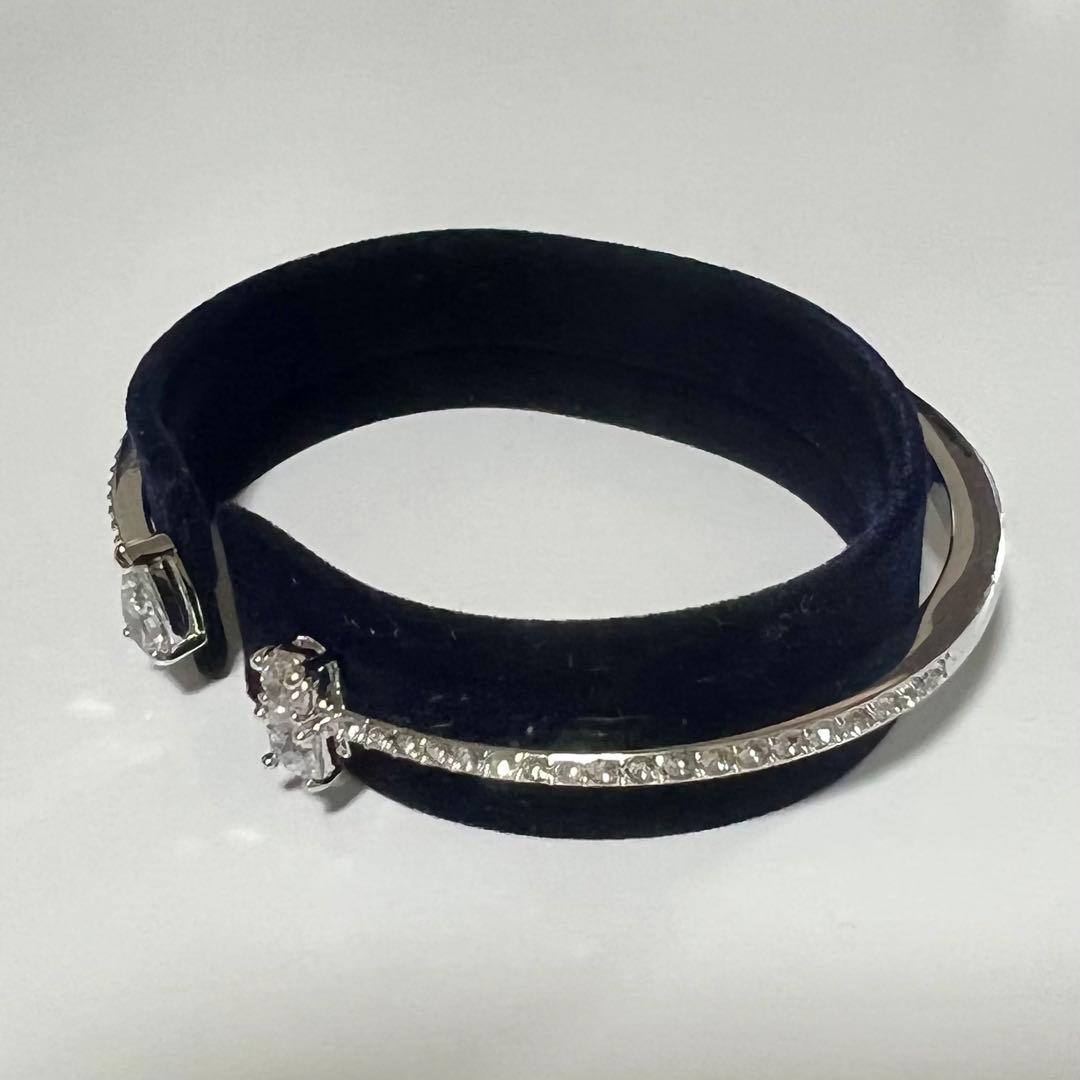 SWAROVSKI バングル Mサイズ