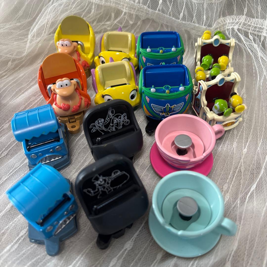 ディズニーキャラクター ミニカーセット