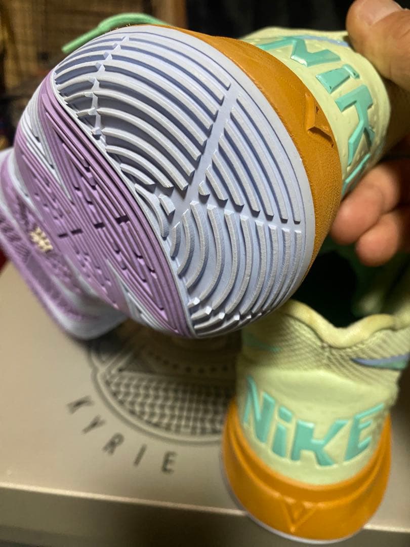 カイリー5 スポンジボブ　イカルド