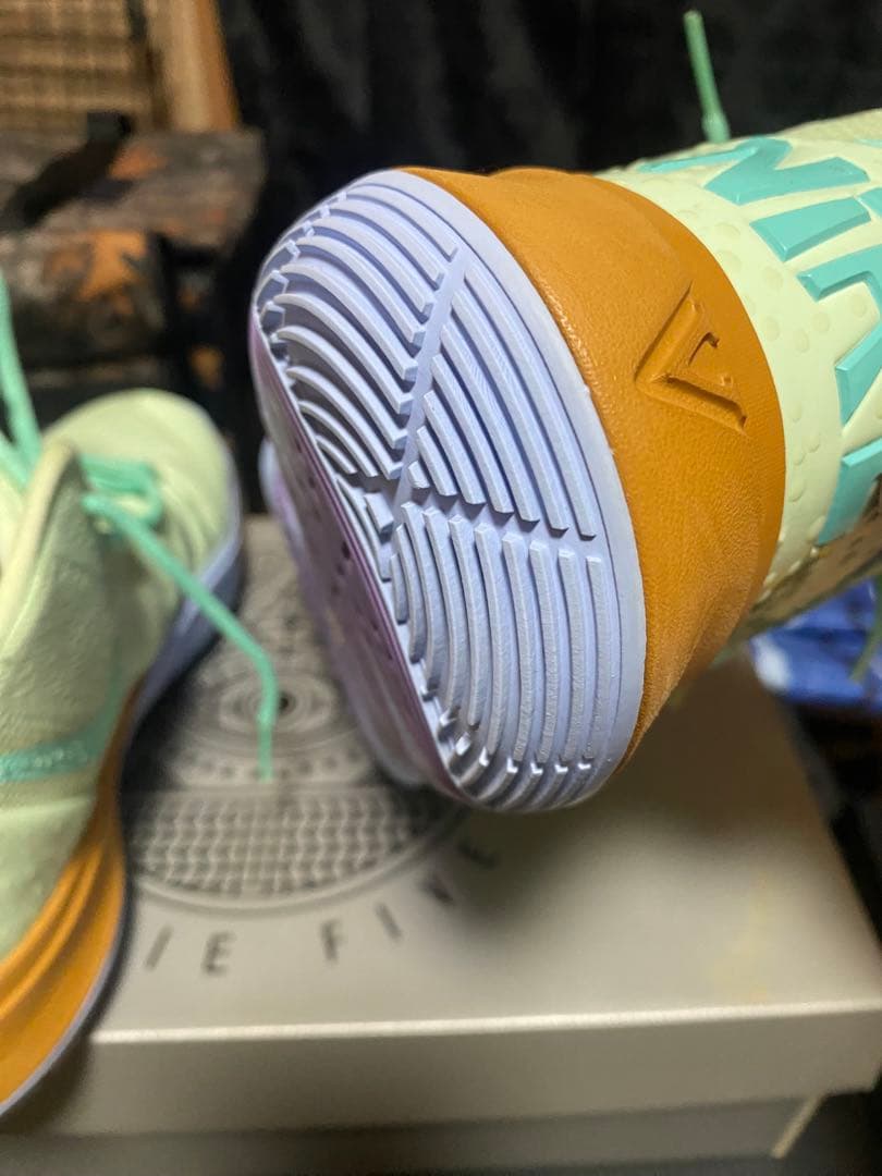 カイリー5 スポンジボブ　イカルド