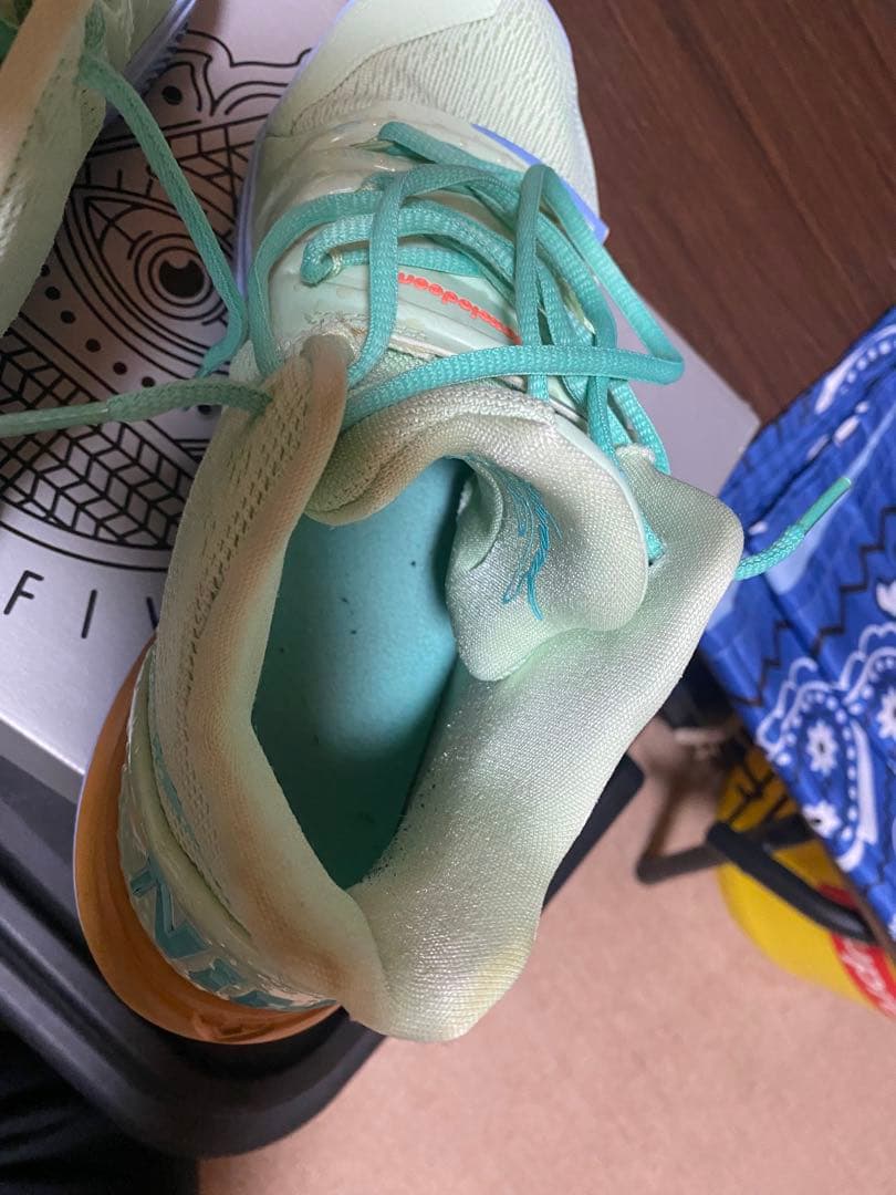 カイリー5 スポンジボブ　イカルド