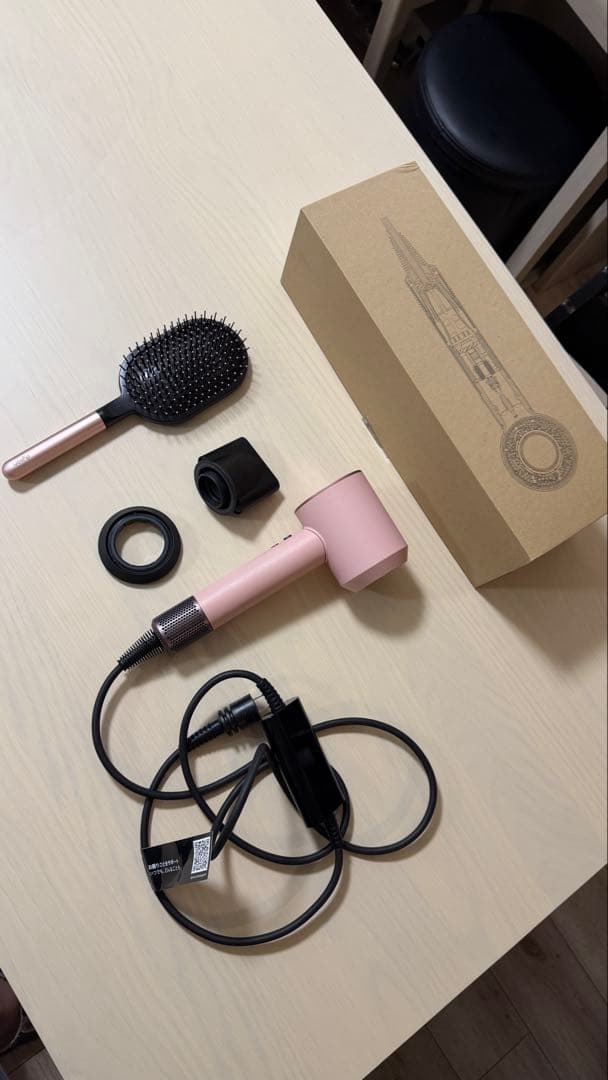 Dyson Spersonic ピンク ヘアドライヤー ブラシアタッチメント付き