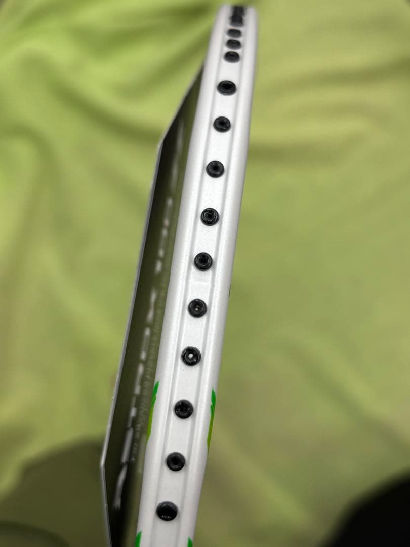 最安値　新品YONEX ASTROX 100 ZZ va 4UG5 グリップ付き