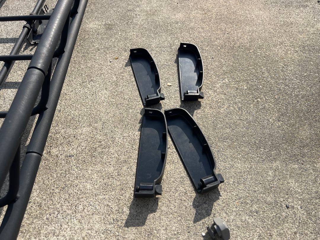 THULEルーフバスケット