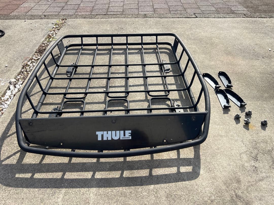 THULEルーフバスケット