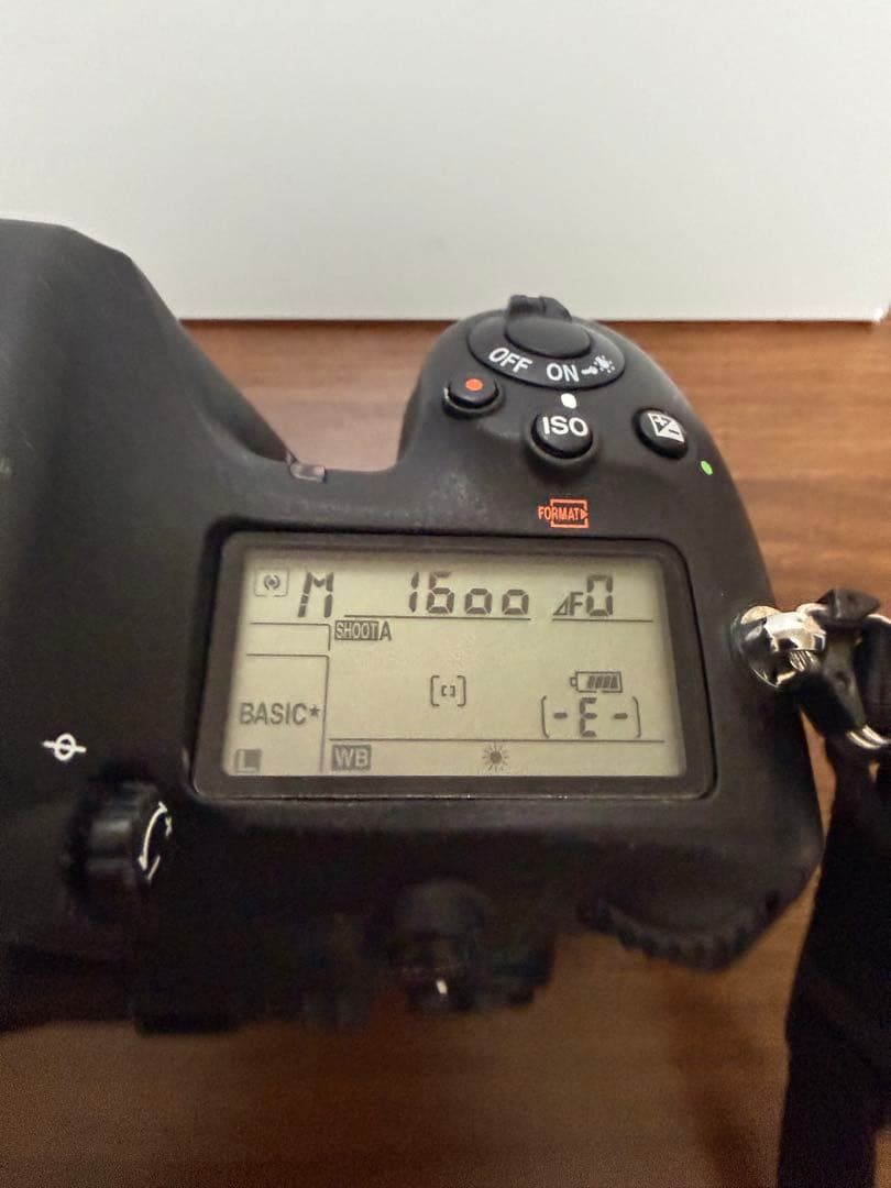 Nikon デジタル一眼レフ、バッテリー、レンズ