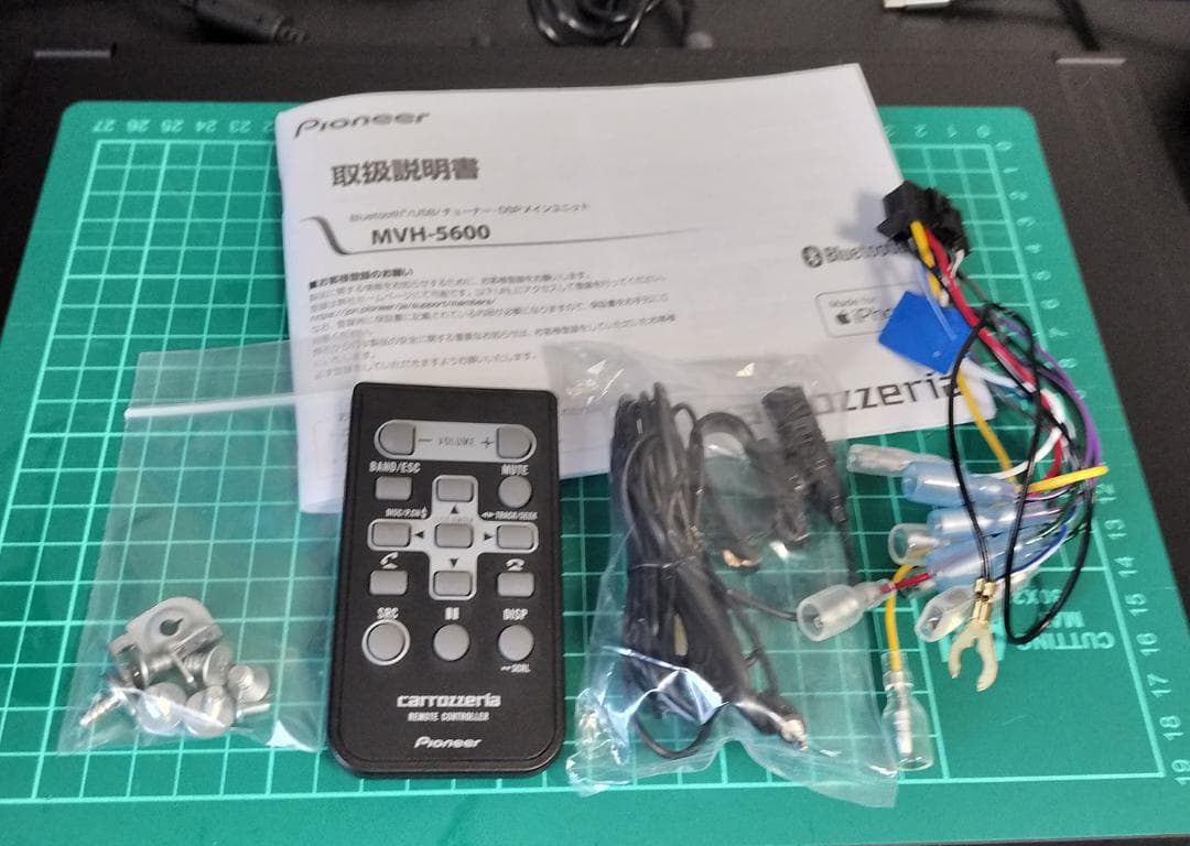 カーオーディオ Pioneer MVH-5600 1DIN Audio