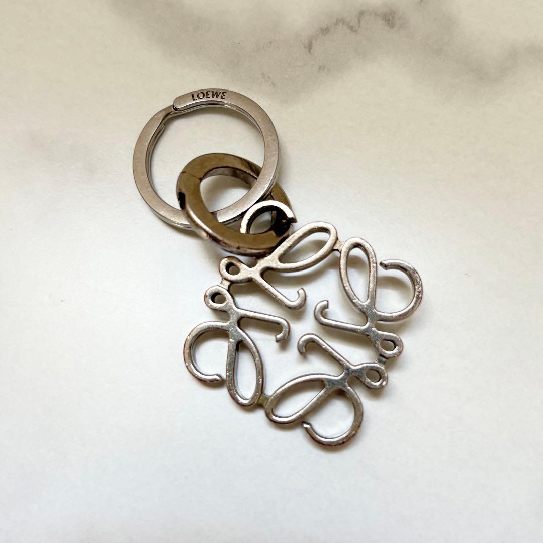 LOEWE ロエベ アナグラム キーホルダー キーリング チャーム シルバー