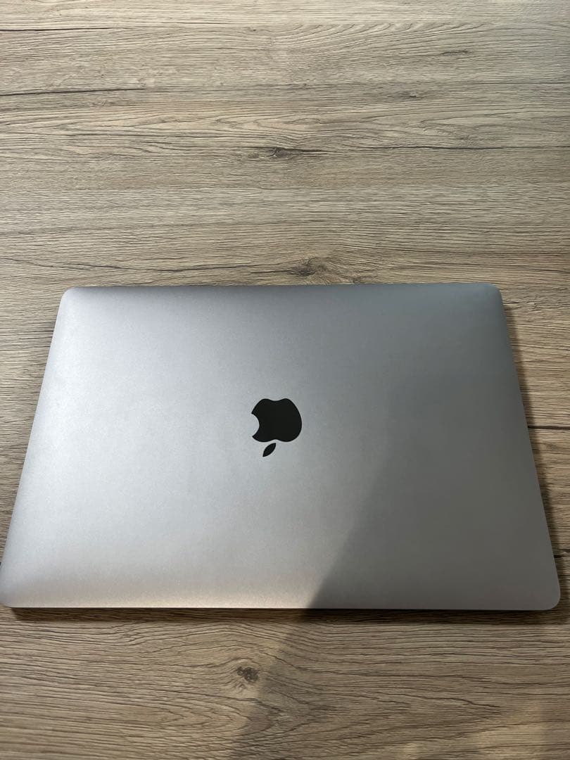 【おさかなチンパンジー】MacBookAirシルバー M1 2020 本体