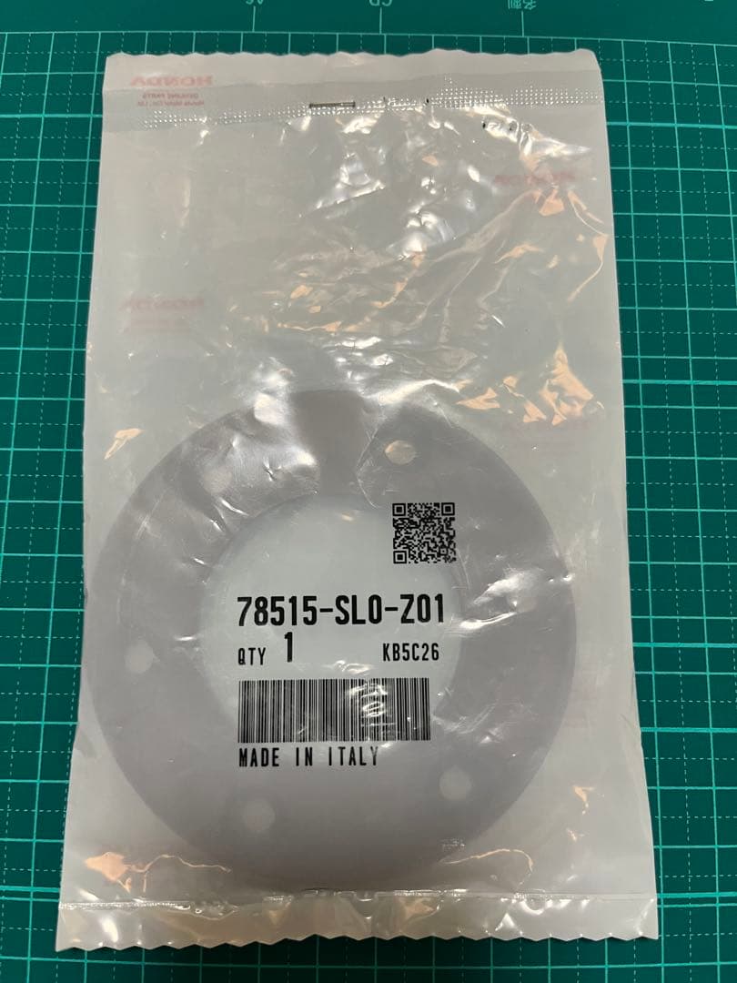 momoホーンボタン、ステアリングリング、ステアリングボルト セット