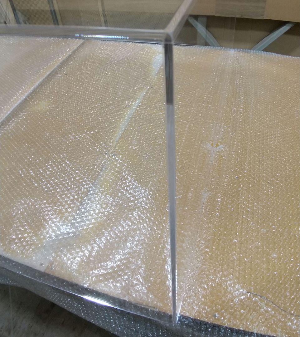 大型透明アクリルボックス 店舗什器 ディスプレイ