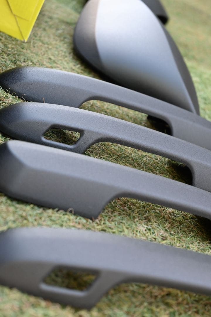 rav4 社外ドアハンドルカバー　ラプターライナー塗装