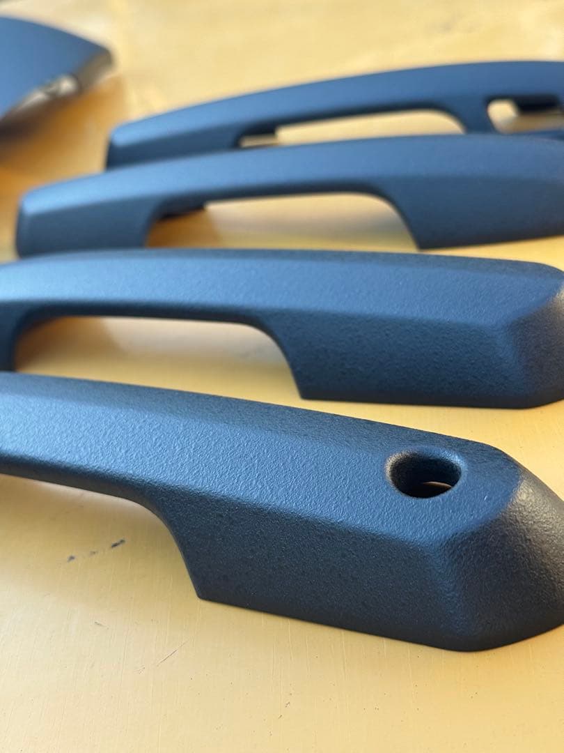 rav4 社外ドアハンドルカバー　ラプターライナー塗装