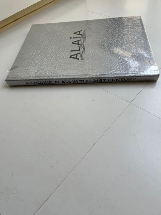 いちご【送料込】 Azzedine Alaia in the 21st