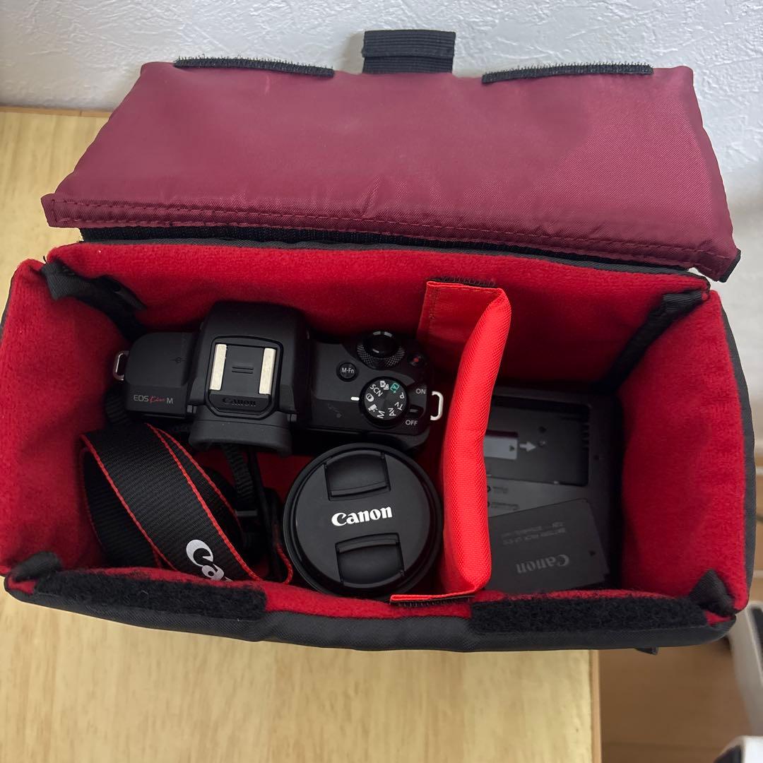 Canon EOS M ミラーレスカメラ