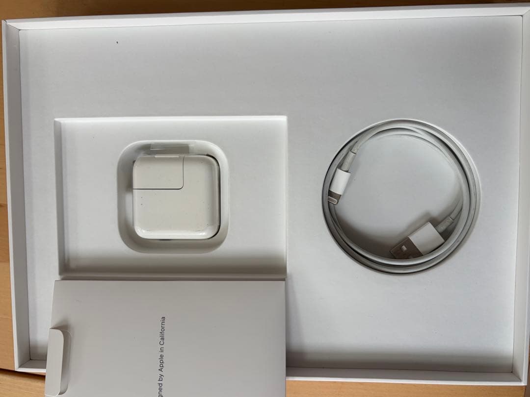 Apple iPad 第7世代 wifi 32G 付属品完備