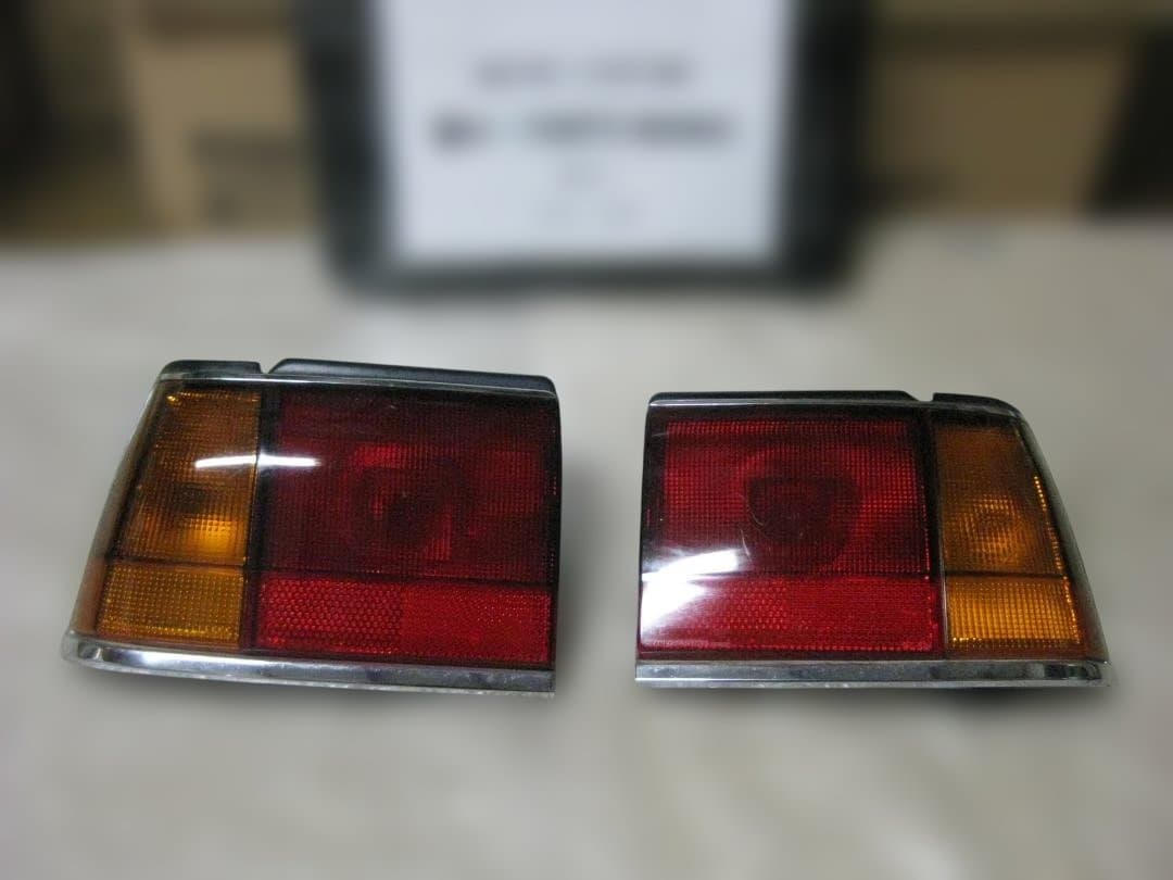 AE81　カローラ　純正　テール　キレイ目　純正ハーネス付き