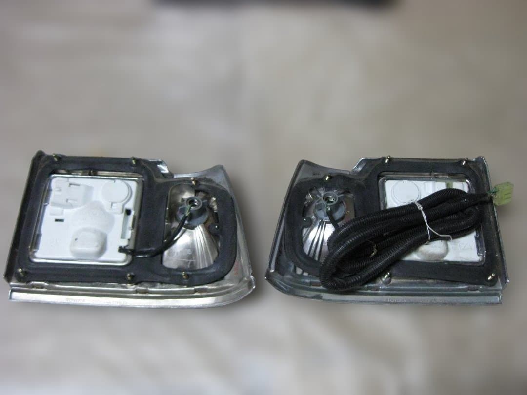 AE81　カローラ　純正　テール　キレイ目　純正ハーネス付き