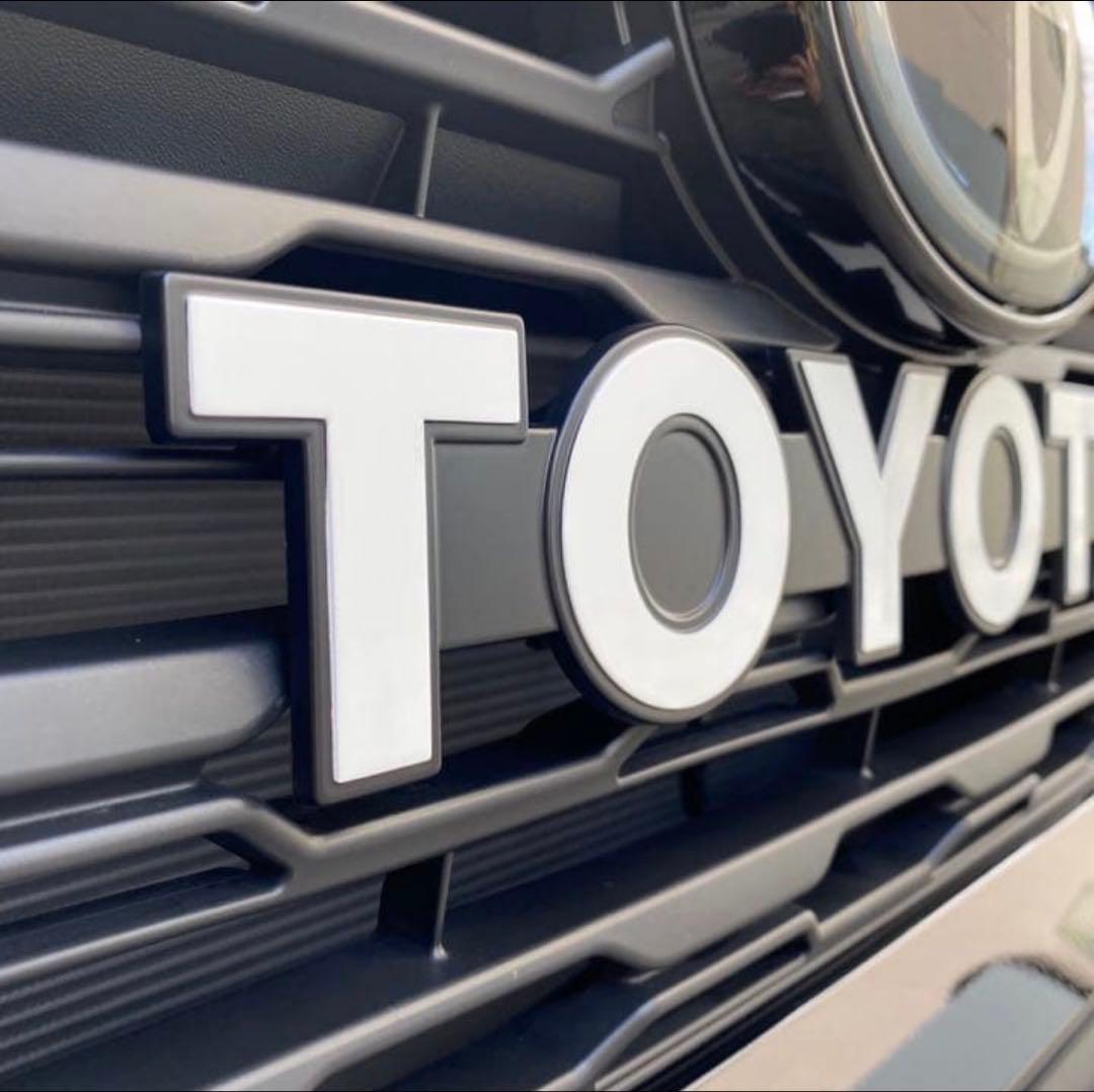 エンブレム＋エンブレム取付用ホルダー RAV4等