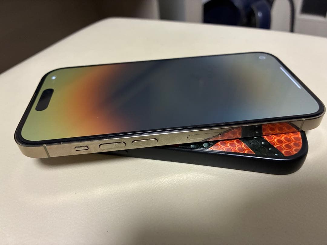 美品　iPhone14Pro 256GBゴールドSIMフリー