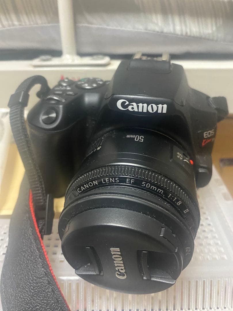 Canon EOS Kiss X10 レンズ付き