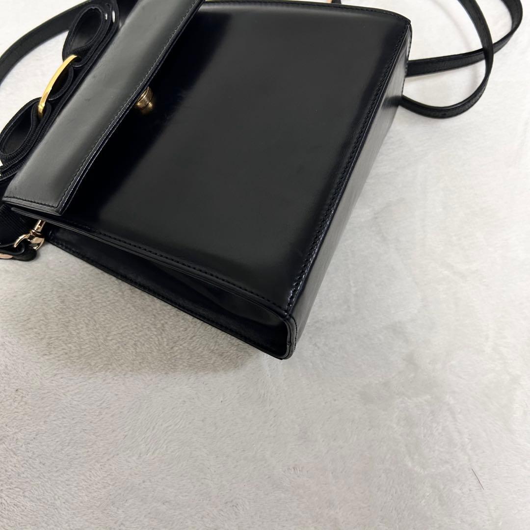 サルヴァトーレ フェラガモ ヴァラリボン フォーマル 2way ハンドバッグ