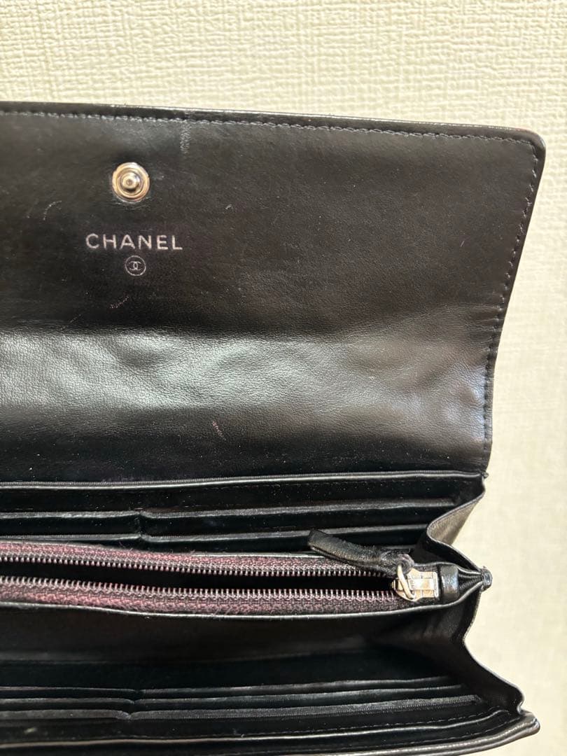 CHANEL ブラック フラワーエンボス 長財布