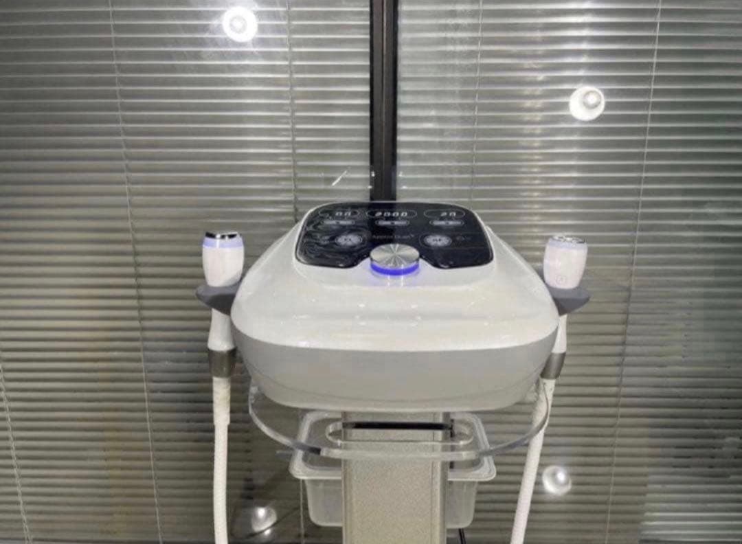 エレクトロポレーション RF美顔器　美容機器　美容液導入