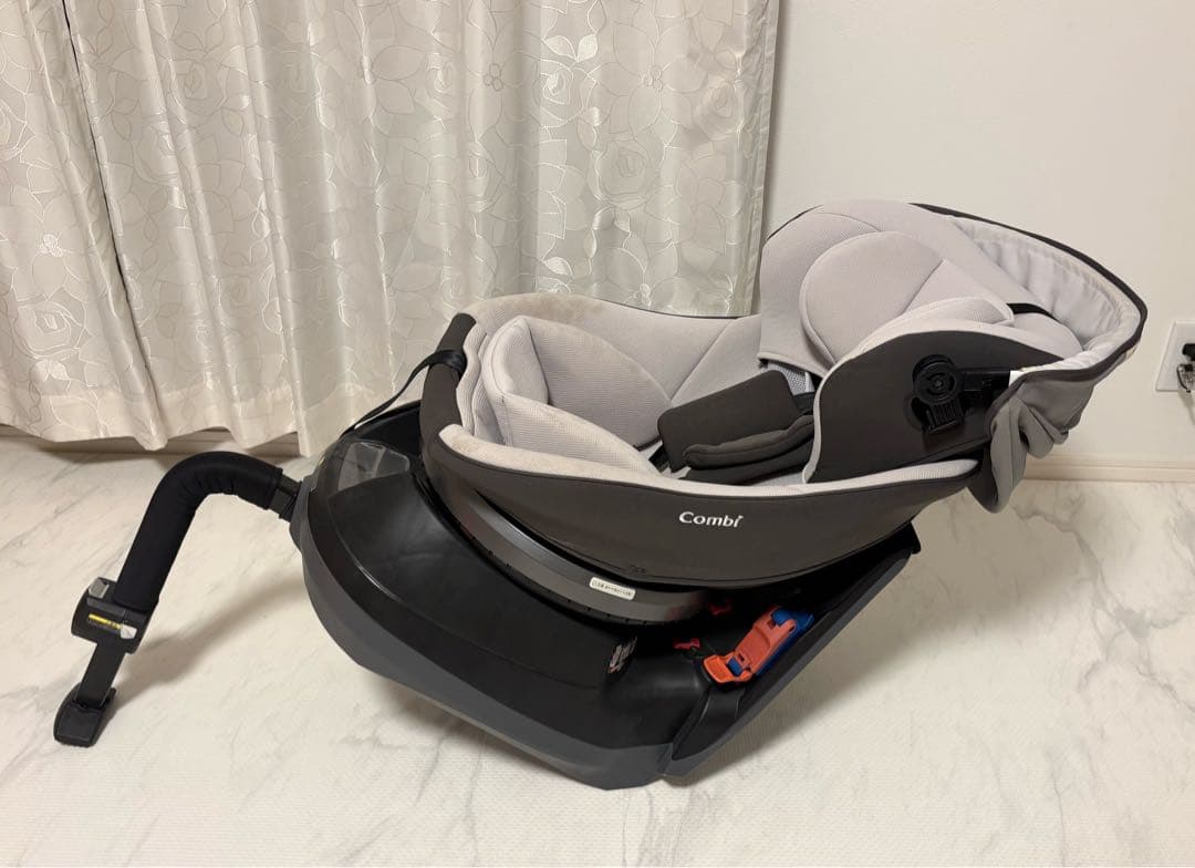 Combi クルムーヴ スマート Simplight