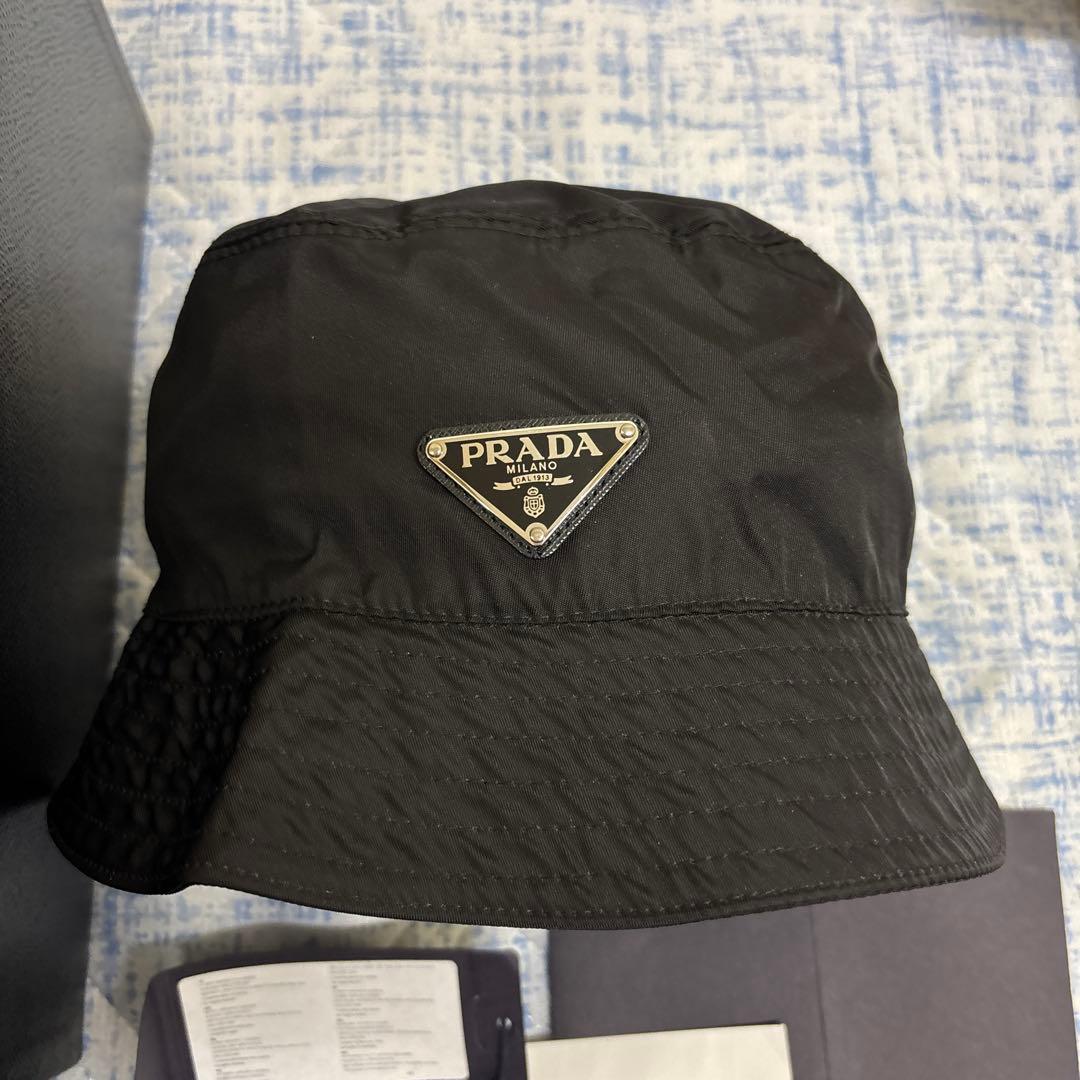 PRADA ナイロン バケットハット
