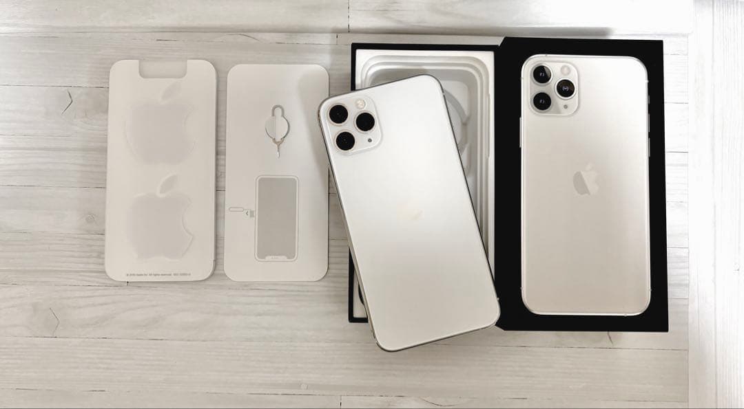 【初期化済み】iPhone11Pro シルバーホワイト 64GB 箱付き