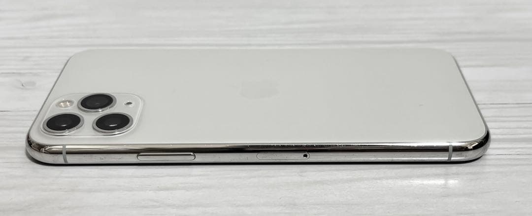 【初期化済み】iPhone11Pro シルバーホワイト 64GB 箱付き