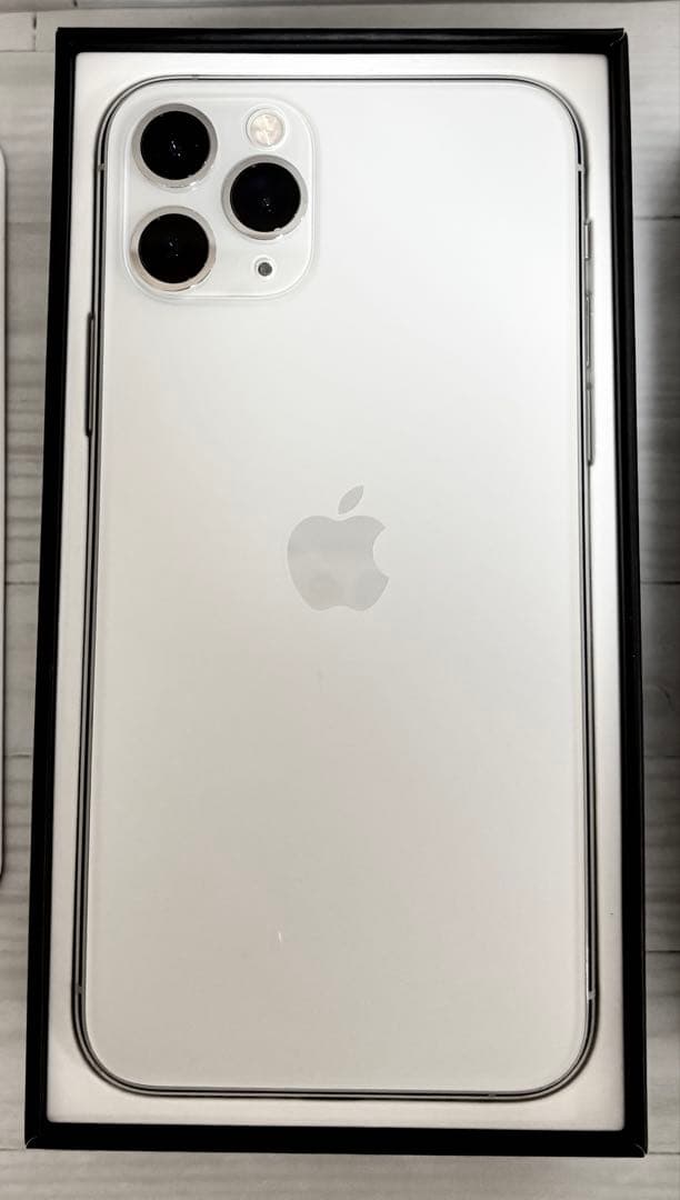 【初期化済み】iPhone11Pro シルバーホワイト 64GB 箱付き