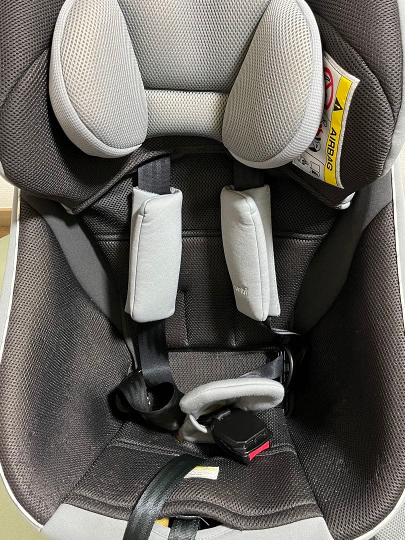 Combi 回転式チャイルドシート グレー　おまけつき【値下げしました】