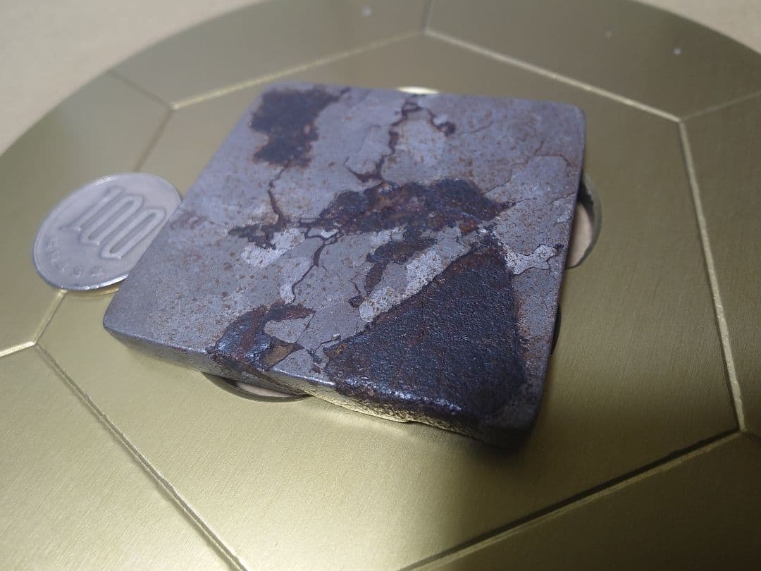 Mr.モモネクター　カンポ・デル・シエロ隕石（表裏大型トロイライト入り）