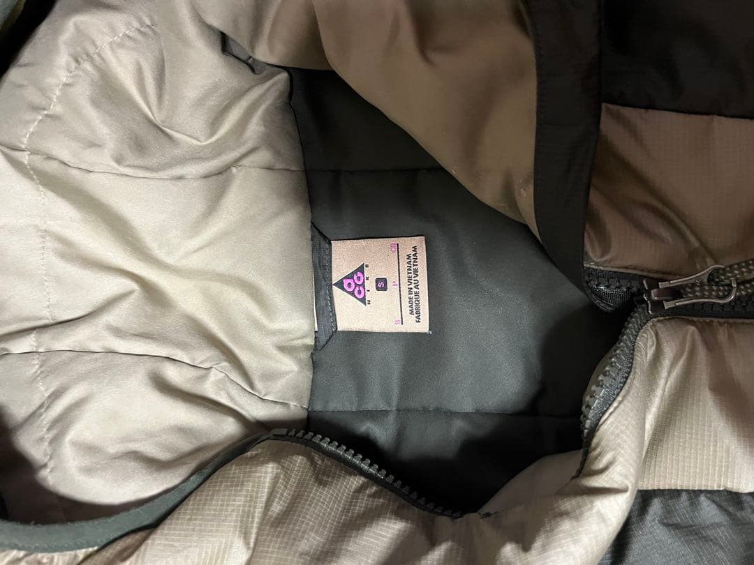 NIKE ACG ダウンジャケット フード付き