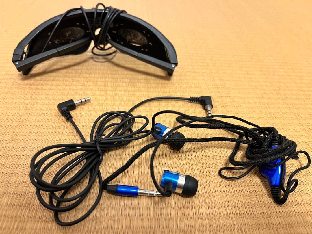 MindSpa リラクゼーションデバイス 本体と付属品