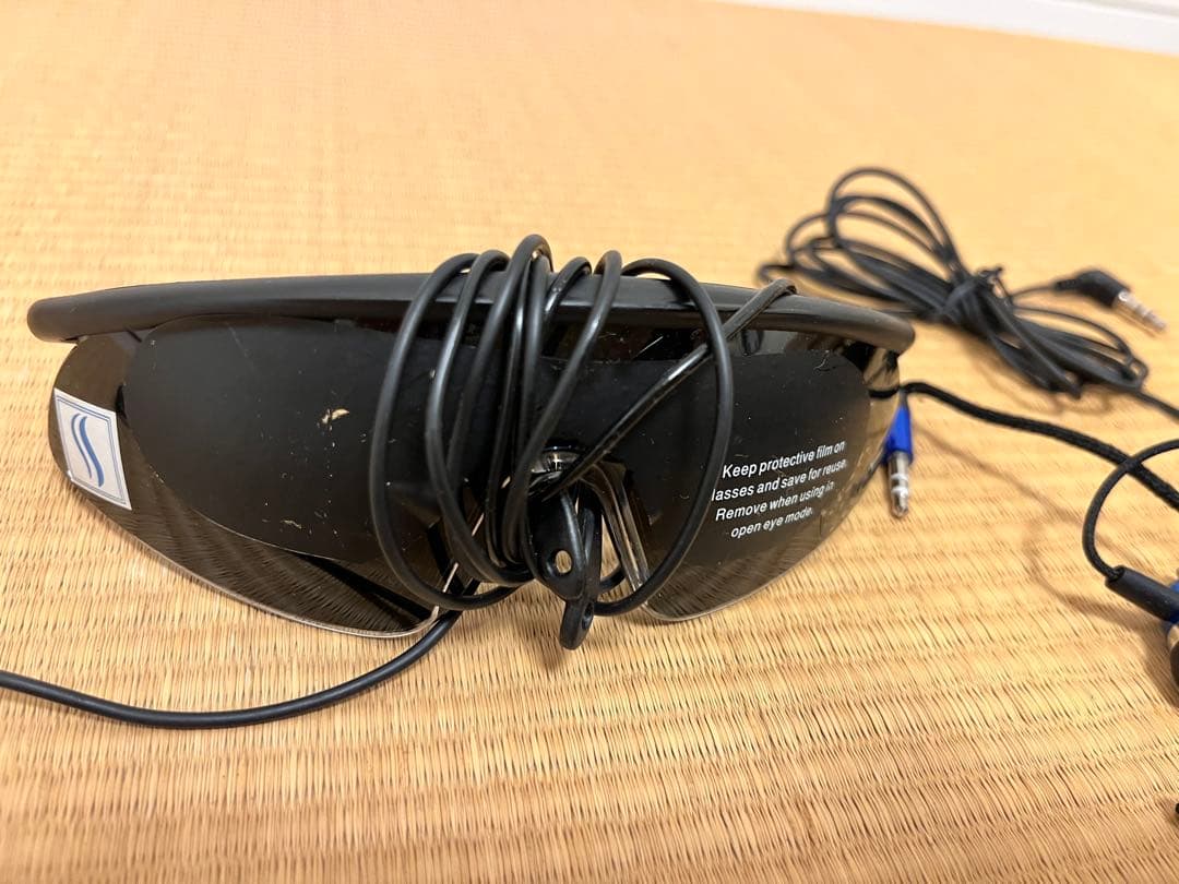 MindSpa リラクゼーションデバイス 本体と付属品