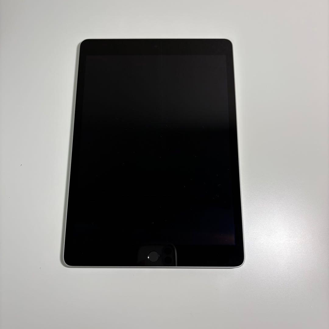 Apple iPad (第9世代)Wi-Fi 64GBシルバー 本体