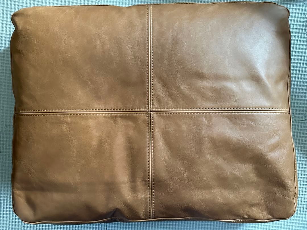 や*ま様 ウニコ　unico レザークッション　本革　茶色　ベージュ　ブラウン