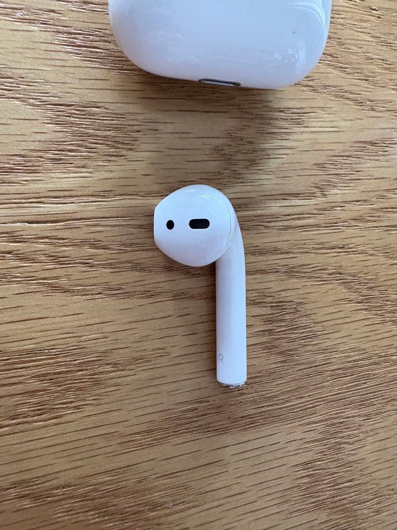 【美品】Apple AirPods with Charging Case 第2世