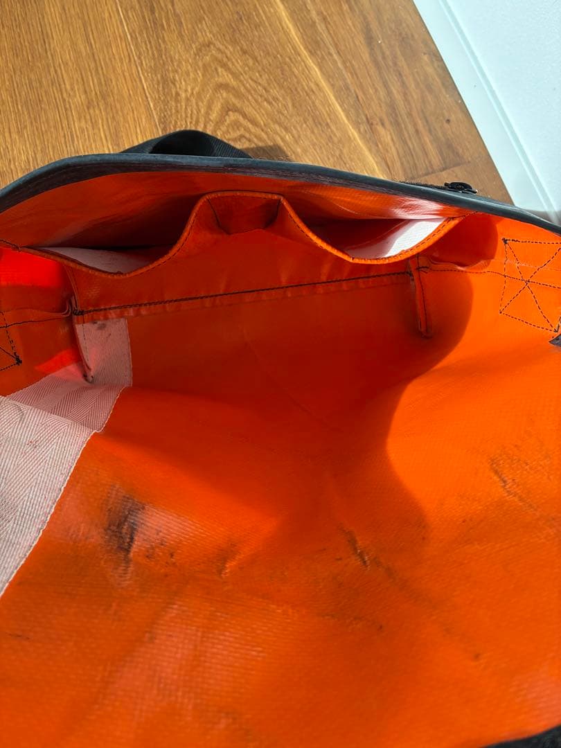 FREITAG オレンジ メッセンジャーバッグ