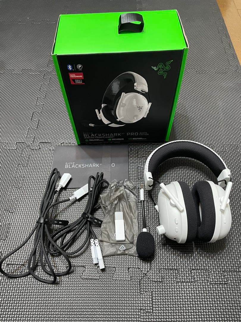 ヘッドホン Razer BLACKSHARK v2 PRO white edition