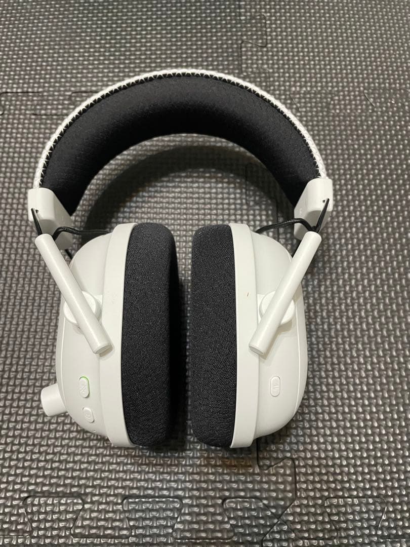 ヘッドホン Razer BLACKSHARK v2 PRO white edition