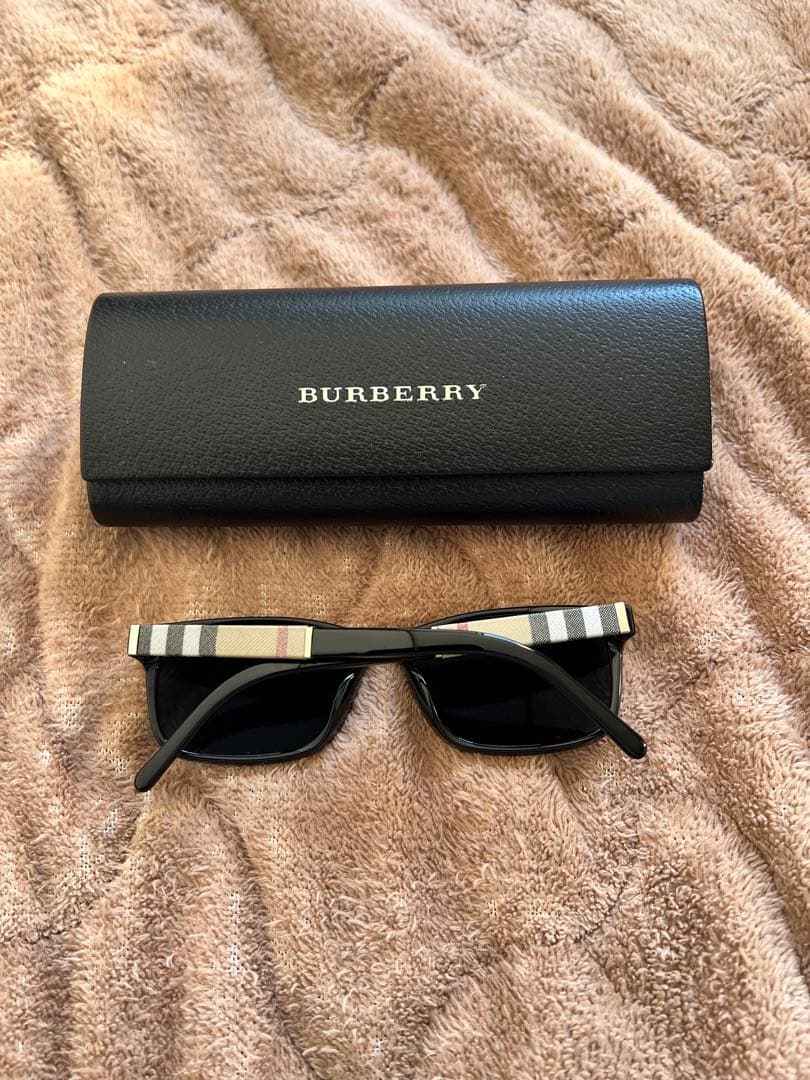 BURBERRY サングラス ブラック