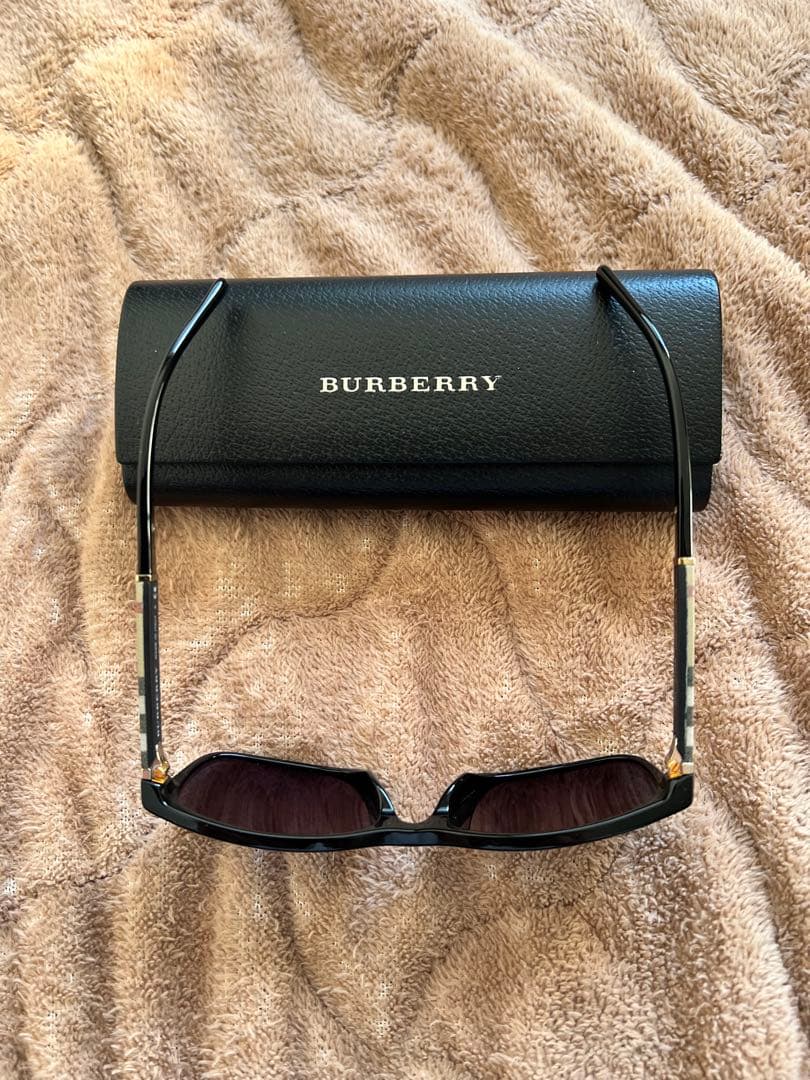 BURBERRY サングラス ブラック