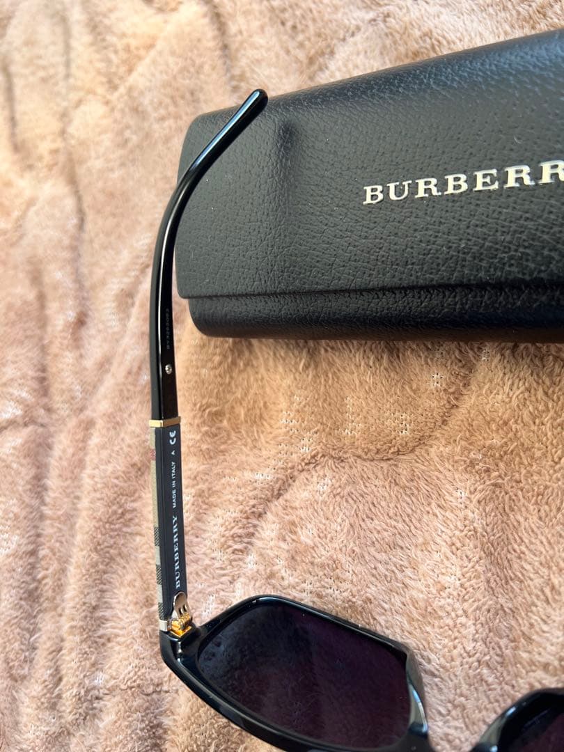 BURBERRY サングラス ブラック