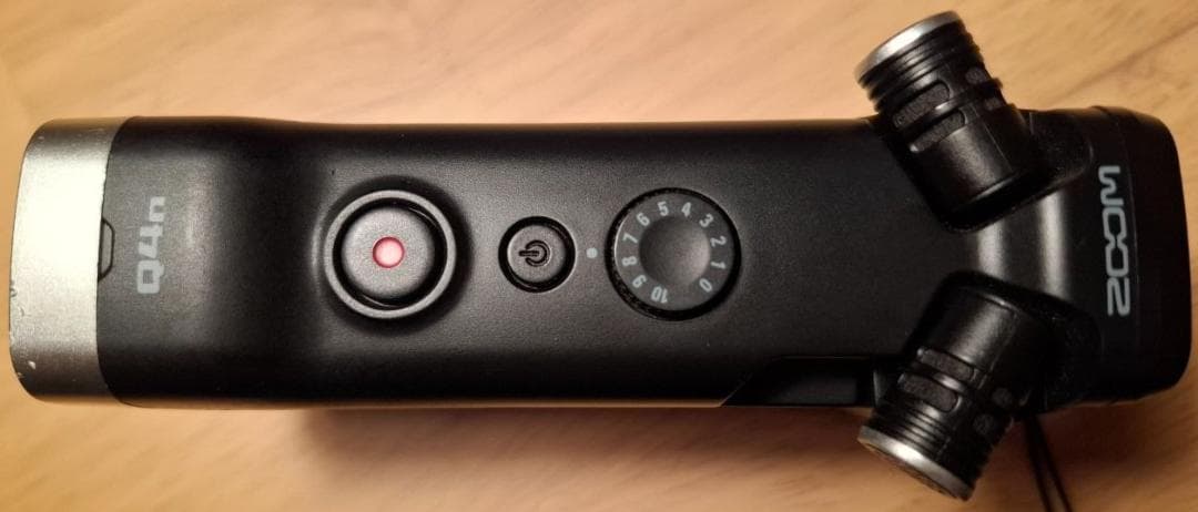 Zoom Q4n ポータブルオーディオレコーダ