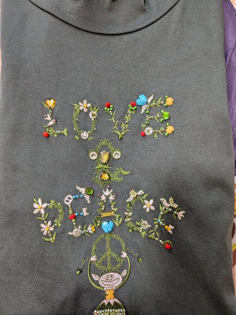 美品オレボレブラ、花のビジューや動物達の色柄が綺麗なチュニック、素敵です☆彡